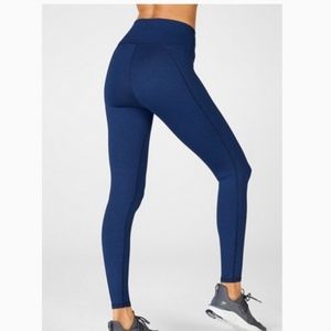 Fabletics High-Waisted Heatherknit 7/8 leggings